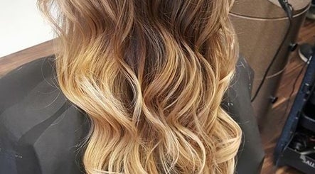 Carpe Diem Hair Salon image 2