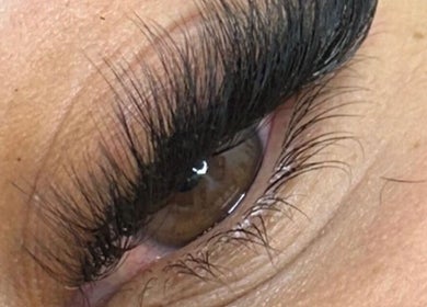 Close-up of professionally styled eyelashes at HumS Beauty Clinic in Mosgiel, Otago Region, NZ.