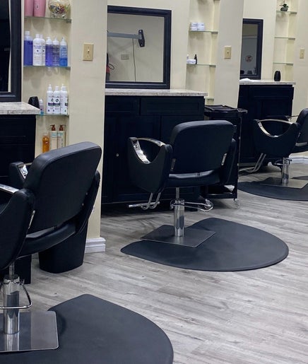 Modern styling area at FIRST LADY’S BEAUTY SALON, Kingston, St. Andrew Parish, JM.