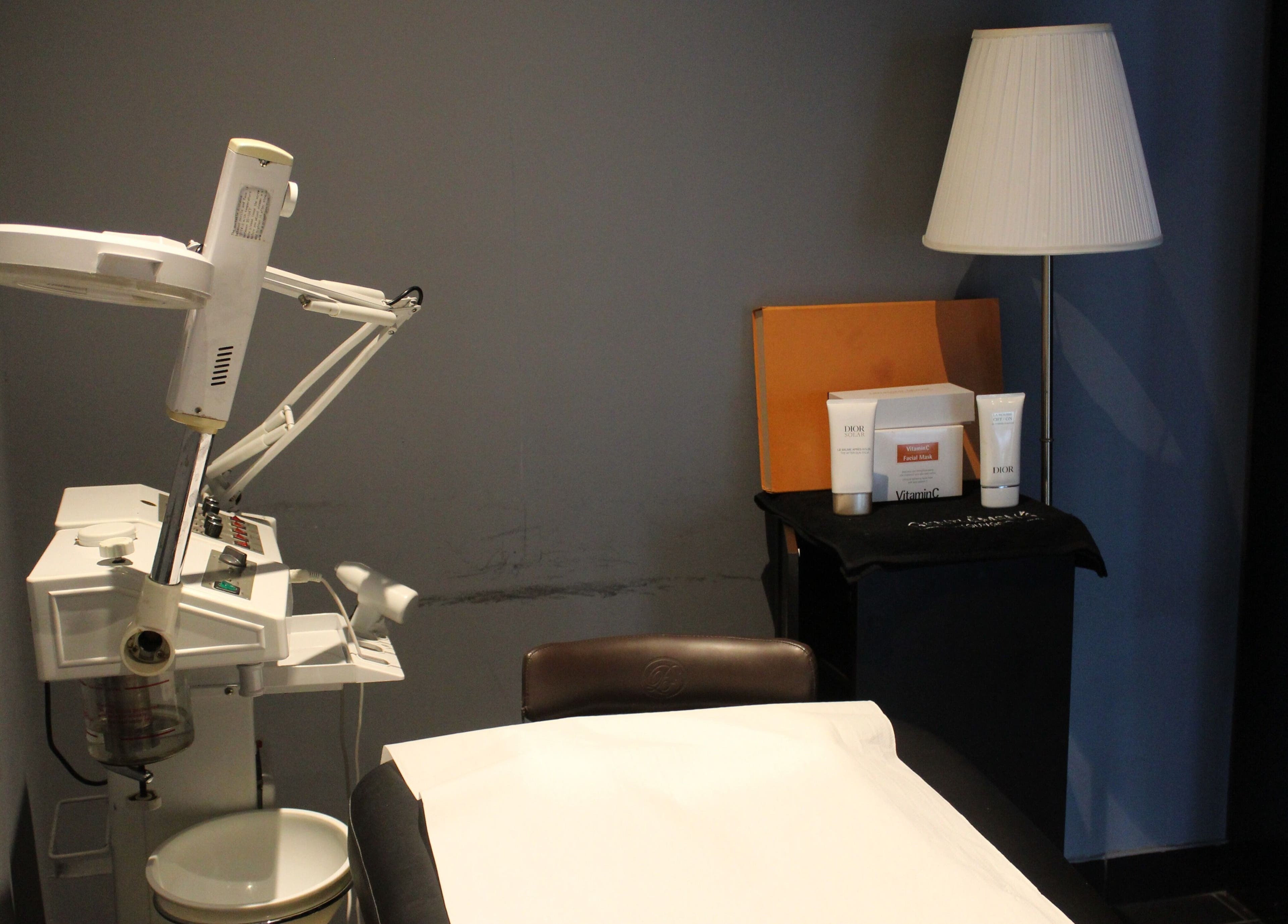 Professional spa equipment at The Gentlemen's Lounge, Dubai, provides a serene beauty experience.