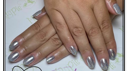Twinkles Nails and Beauty image 3
