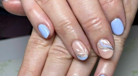 Twinkles Nails and Beauty image 2