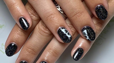 Twinkles Nails and Beauty image 3