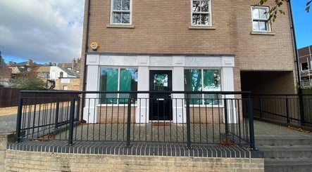 Ely SPMU and Aesthetic Clinic