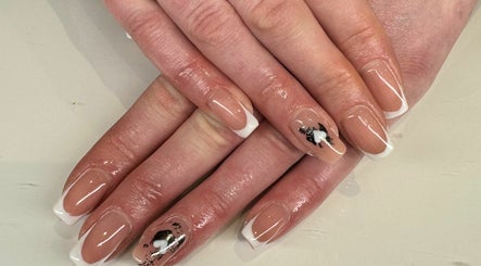 The AntiSocial Nail Tech afbeelding 3