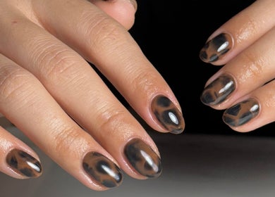 Diseño de uñas elegante en Mala Mía Beauty Studio, Chihuahua, Chihuahua, MX.