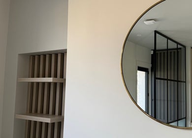 Chic mirror and modern decor at El Beauty Studio in Market Deeping, England, GB.