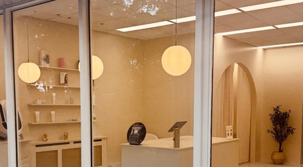 Immagine 2, Devine Beauty Spa and Skin Clinic