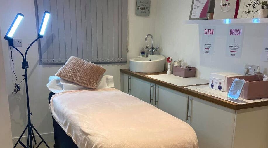 Tranquil treatment room at Debeaut by Della, Havant, England, GB with wellness equipment and soft lighting.