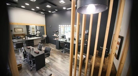 Makeover Creative Beauty Studio