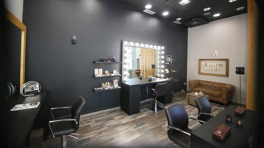 MAKEOVER CREATIVE BEAUTY STUDIO