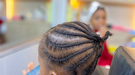 Lé Salon image 2