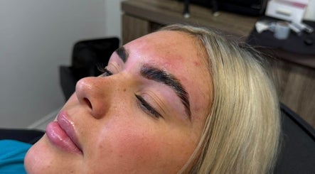 Iconic Lash & Brow
