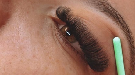 รูป Iconic Lash & Brow 2