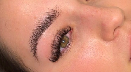 Jess Meakin Nail, Lash and Brow Tech image 3