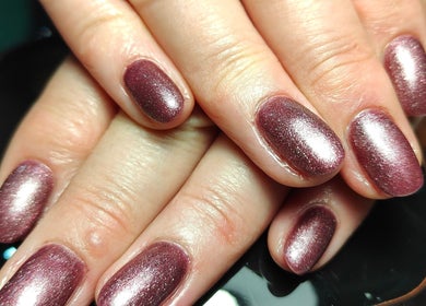 Stunning metallic nails at Agnes Beauty Haven, Westhill, Scotland, GB. Perfect blend of elegance and style.