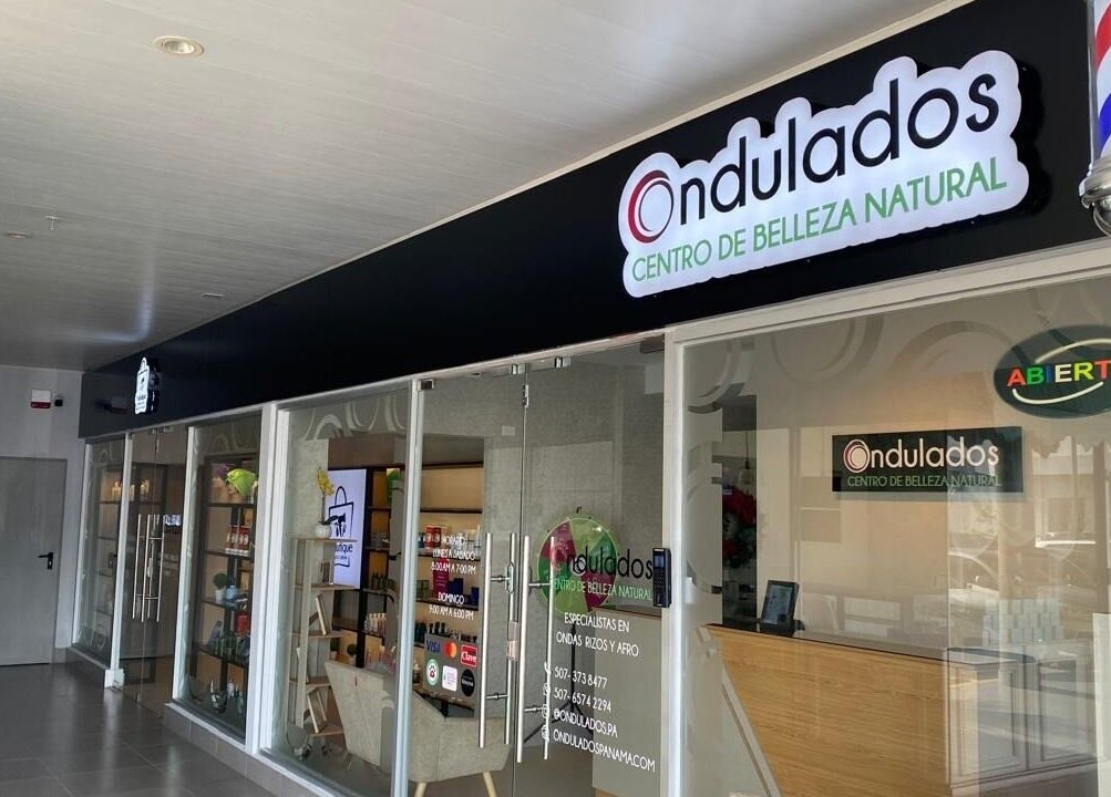 Entrada de Ondulados Panamá - Centennial en Panama City, Panamá Province, PA, destacando su señalización moderna.