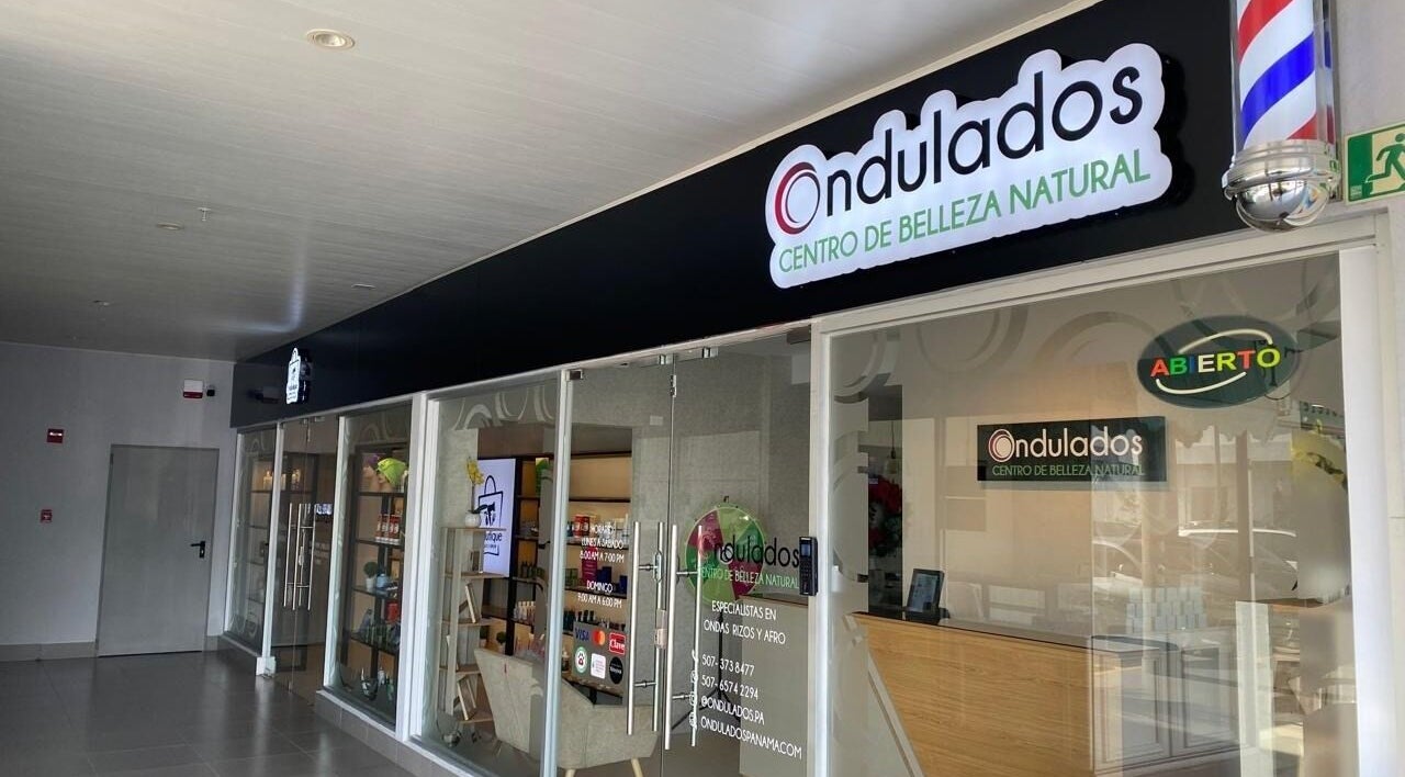 Entrada de Ondulados Panamá - Centennial en Panama City, Panamá Province, PA, destacando su señalización moderna.