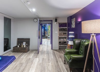 Relaxing interior of Reflexions Bayswater in London, England, GB with soothing decor and cozy seating.