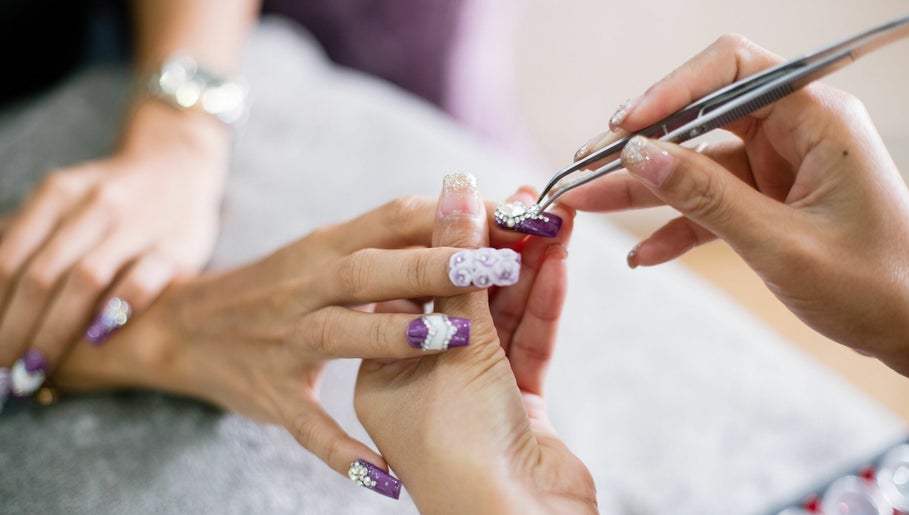 The Hamptons Nails and Beauty image 1