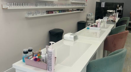 House of Luxxe Beauty Salon