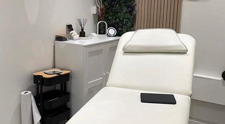 House of Luxxe Beauty Salon image 2