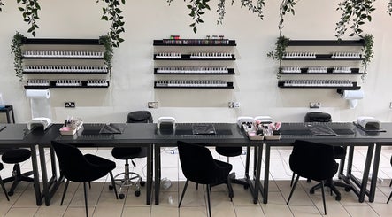 House of Luxxe Beauty Salon