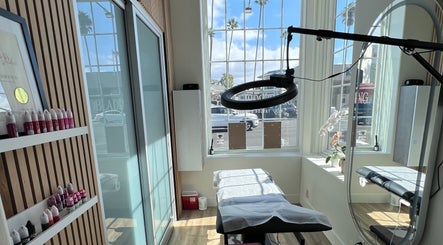 CDM Beauty Lounge image 3