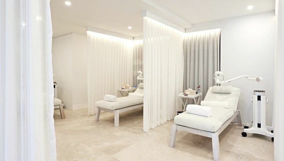 The Whitening Clinic image 1