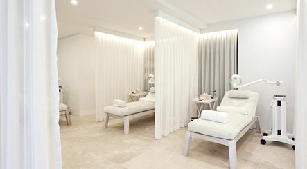 The Whitening Clinic