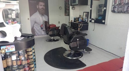 Barber Shop "Hend&Ryan", bild 2
