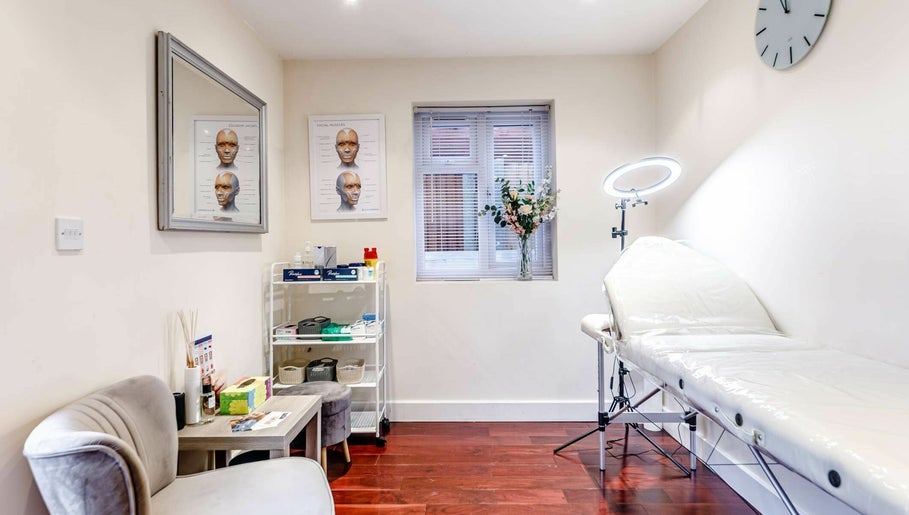 Dr Deena Aesthetics Home Clinic Perivale billede 1