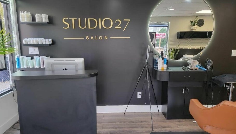 Studio 27 Salon kép 1