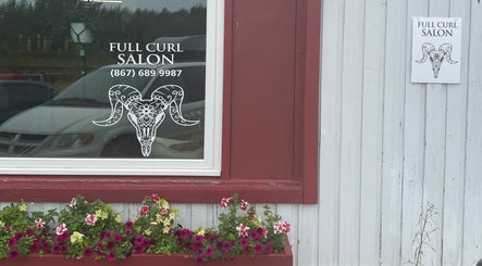 Full Curl Salon