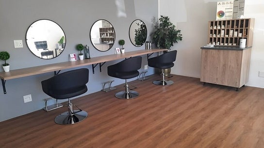 Nina Hairstylist