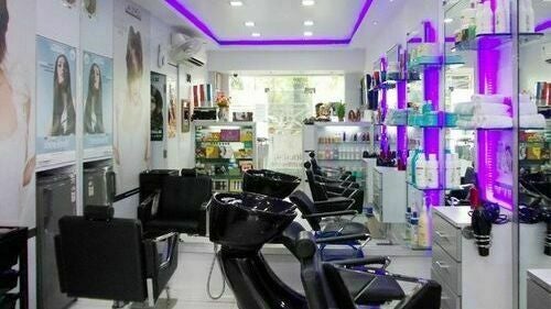 Juuhi Hair & Beauty Family Salon - 1