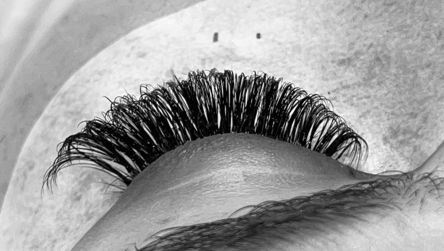 Immagine 1, Holly’s Lashes