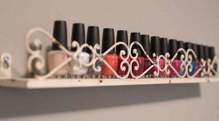 JS Lash Barn image 2