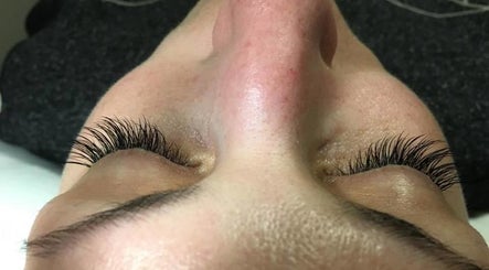JS Lash Barn image 3