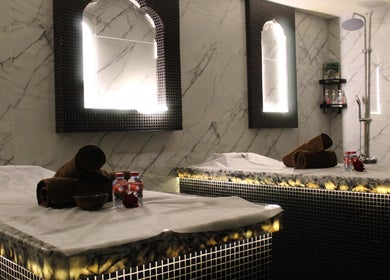 Luxurious treatment beds at Azurro Spa by Niyama - Avani IBN Batuta, دبي, AE, offering a serene wellness escape.