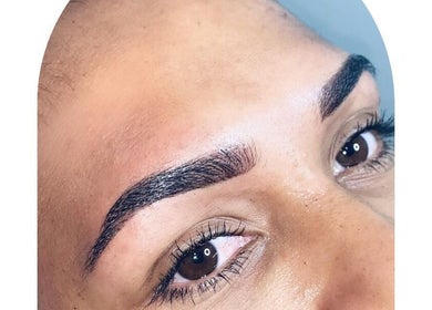 Expertly shaped eyebrows at Platinum Cosmetic Ink - Rockingham, Rockingham, Western Australia, AU.