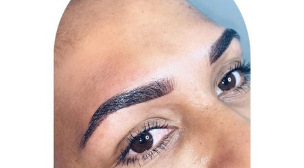 Expertly shaped eyebrows at Platinum Cosmetic Ink - Rockingham, Rockingham, Western Australia, AU.