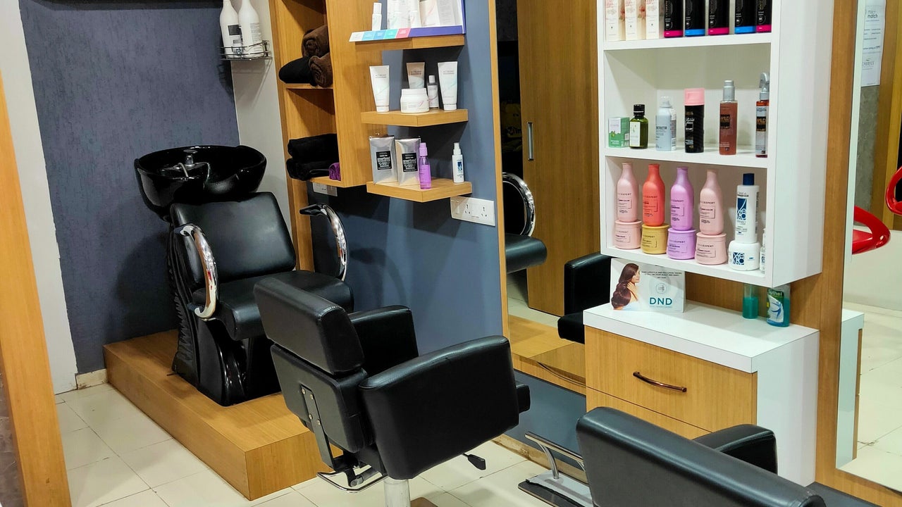 Best hair colouring salons in Ahmedabad | Fresha