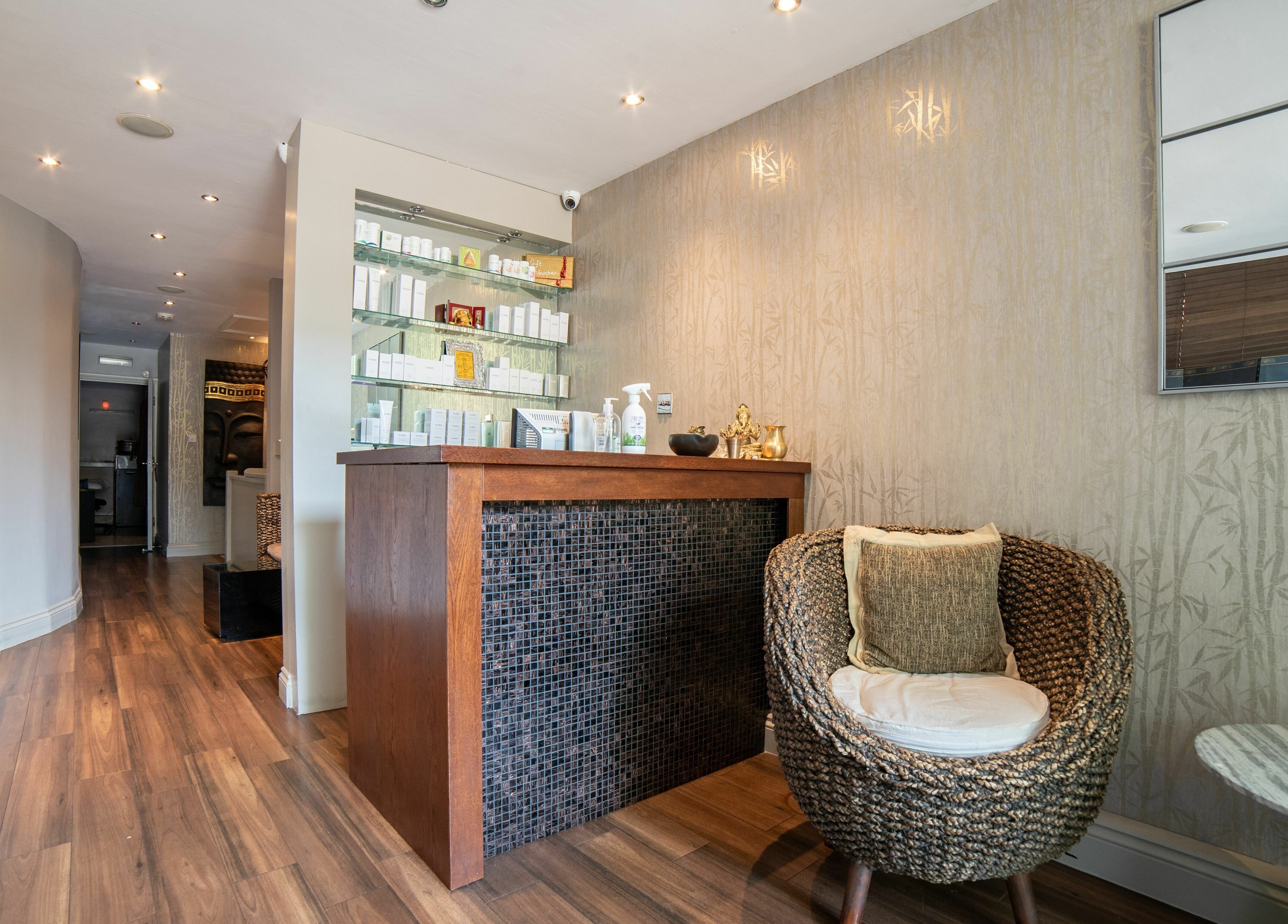 Welcoming reception at Himalayan Springs Spa & Massage Centre in London, England, GB with elegant decor.