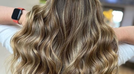Luxurious wavy hair showcasing expert styling at Rogue & Vow, Blidworth, England, GB salon.