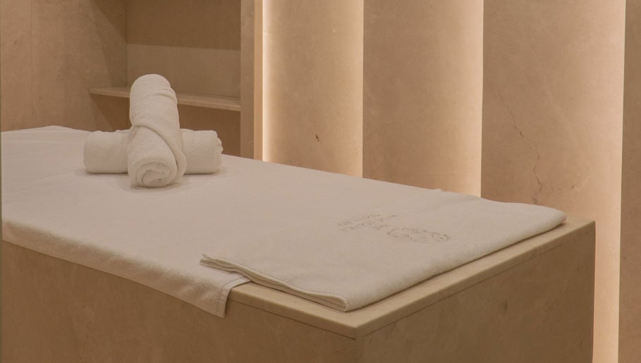The Wave Lounge  Home Service - Abu Dhabi image 1