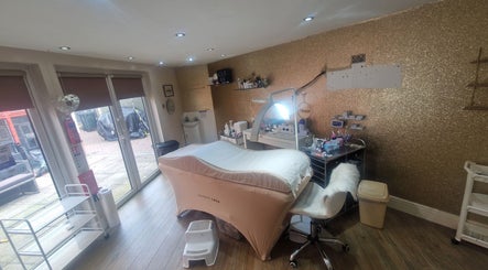 Jos Beauty Cabin