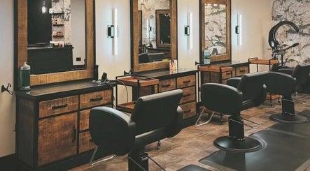 Obsessions Hair Salon imagem 3