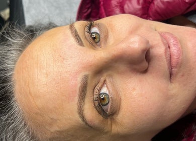 Close-up of freshly tattooed eyebrows by Viviana Sp Tattoo Artist in Melbourne, Victoria, AU.