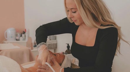 Beauty & Aesthetics by Lauren